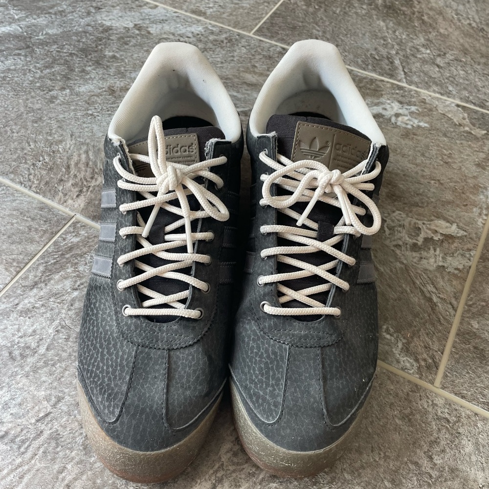 Men’s Adidas Somoa